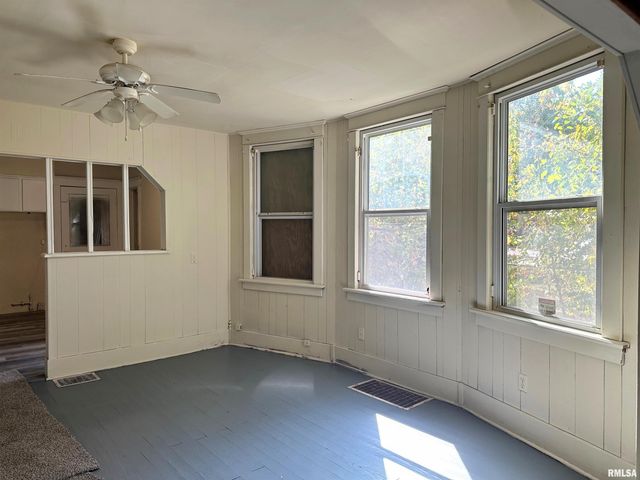 313 CASTLETON Avenue, Mt Vernon, IL 62864