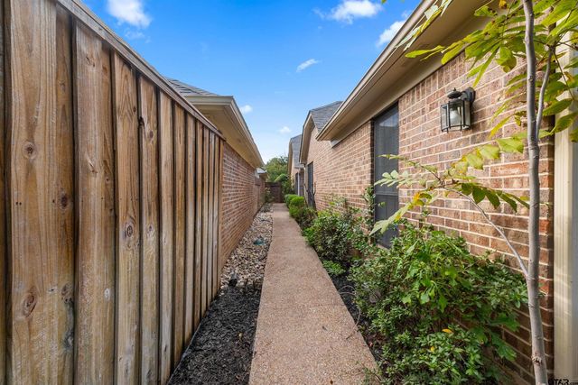 509 Buckingham Pl, Tyler, TX 75701