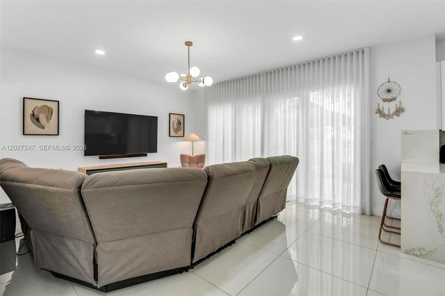 156 SE 22nd Ter, Homestead, FL 33033