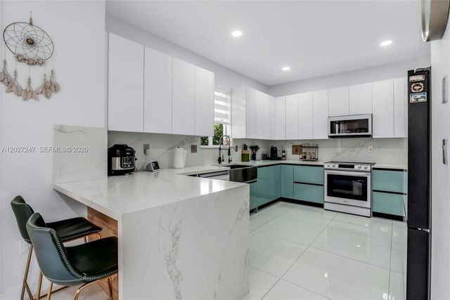 156 SE 22nd Ter, Homestead, FL 33033