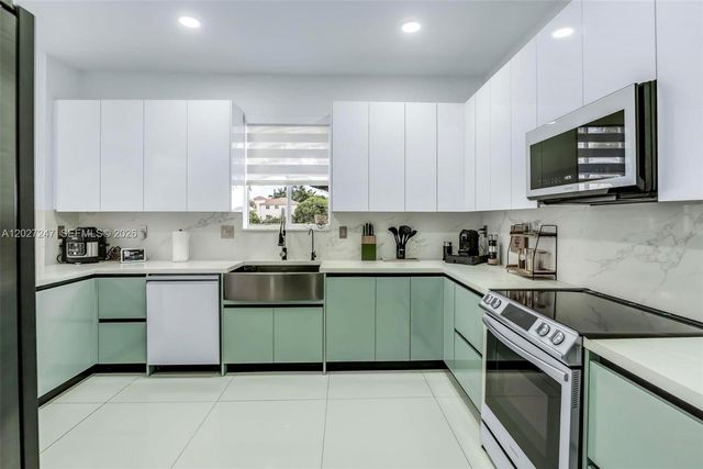 156 SE 22nd Ter, Homestead, FL 33033