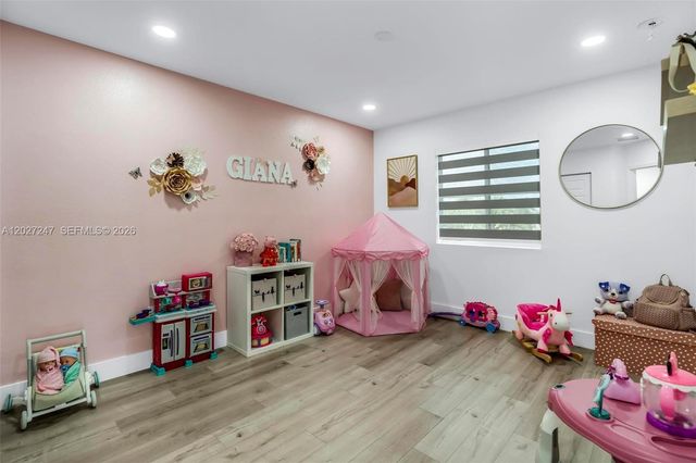 156 SE 22nd Ter, Homestead, FL 33033