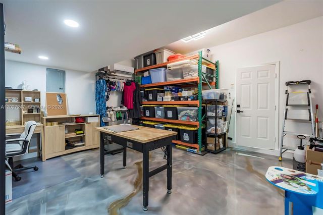 156 SE 22nd Ter, Homestead, FL 33033