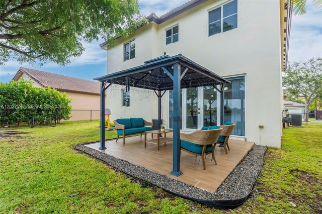 156 SE 22nd Ter, Homestead, FL 33033