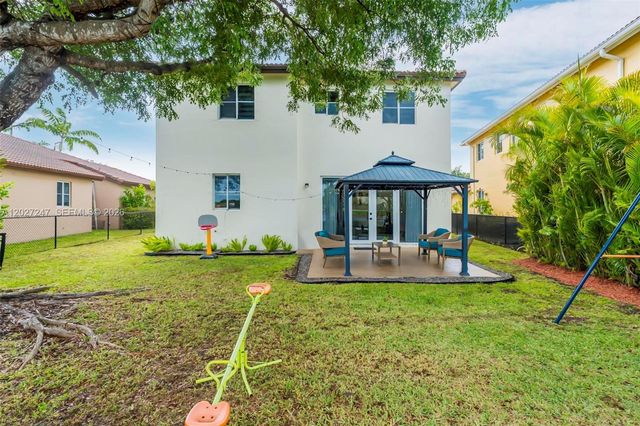 156 SE 22nd Ter, Homestead, FL 33033