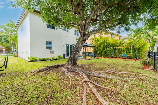 156 SE 22nd Ter, Homestead, FL 33033