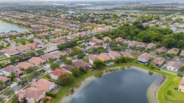 156 SE 22nd Ter, Homestead, FL 33033