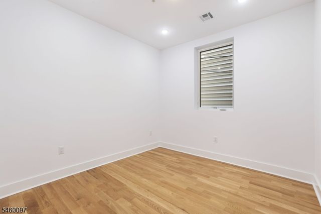 1001 Summit Ave 2, Jersey City, NJ 07307