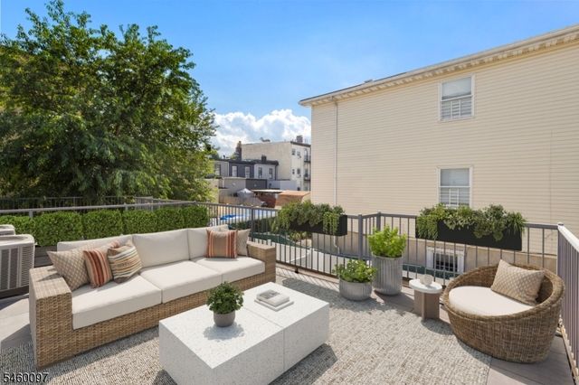 1001 Summit Ave 2, Jersey City, NJ 07307