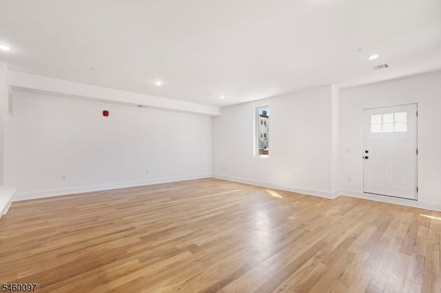 1001 Summit Ave 2, Jersey City, NJ 07307