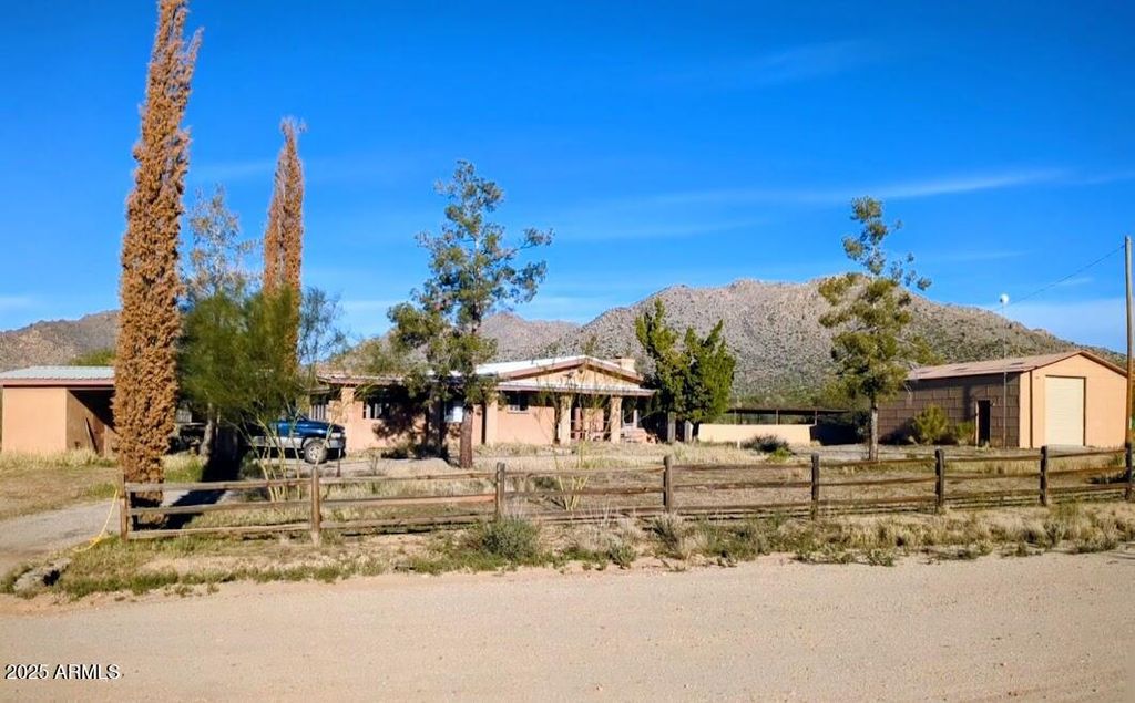 23380 W GOLD DOLLAR Lane, Congress, AZ 85332