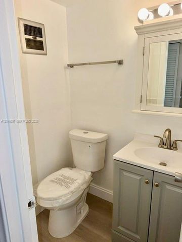 41 Salisbury B, West Palm Beach, FL 33417