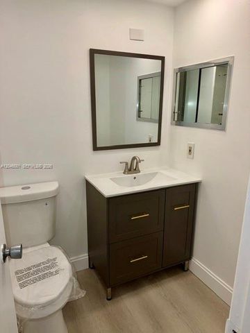 41 Salisbury B, West Palm Beach, FL 33417