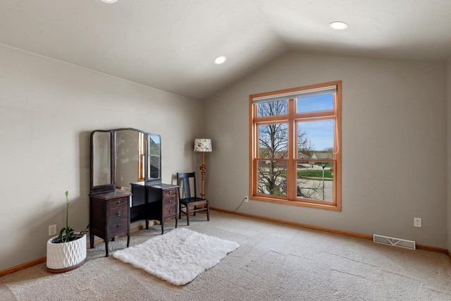 15 PARK CIRCLE, Fond Du Lac, WI 54935