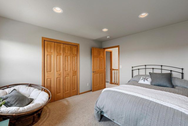 15 PARK CIRCLE, Fond Du Lac, WI 54935