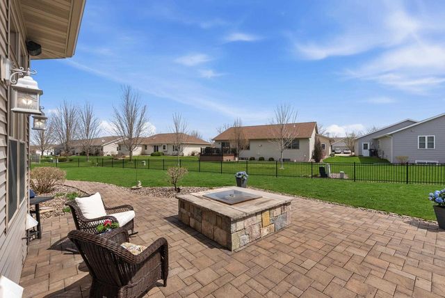 15 PARK CIRCLE, Fond Du Lac, WI 54935