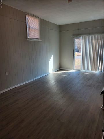 1408 Bardot LN, Portsmouth, VA 23701