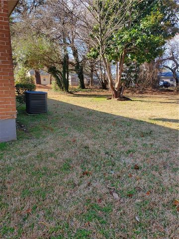 1408 Bardot LN, Portsmouth, VA 23701