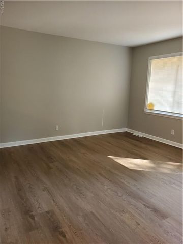 1408 Bardot LN, Portsmouth, VA 23701