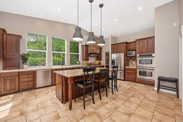 325 Diamond Oaks Rd, Roseville, CA 95678