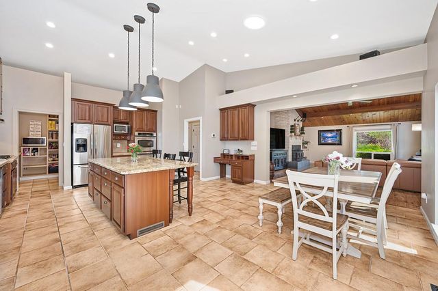 325 Diamond Oaks Rd, Roseville, CA 95678