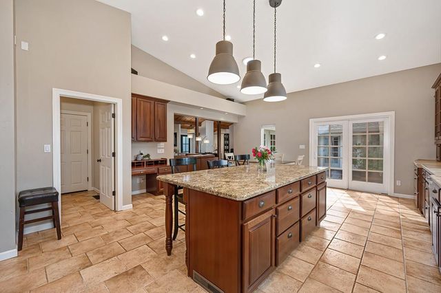 325 Diamond Oaks Rd, Roseville, CA 95678