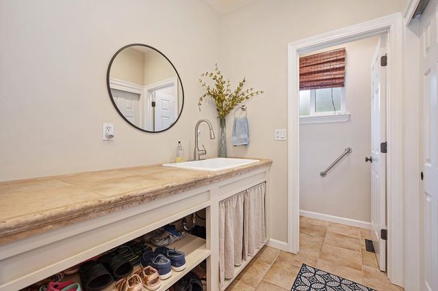 325 Diamond Oaks Rd, Roseville, CA 95678