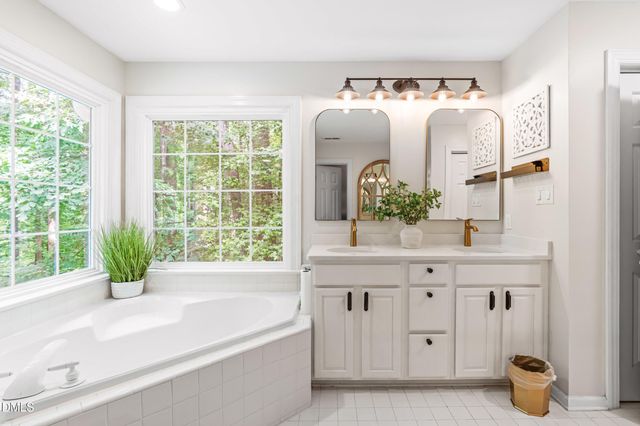 5425 N Hawthorne Way, Raleigh, NC 27613