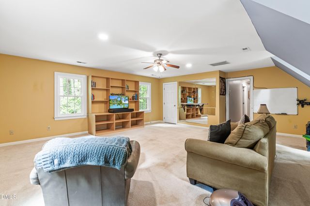 5425 N Hawthorne Way, Raleigh, NC 27613