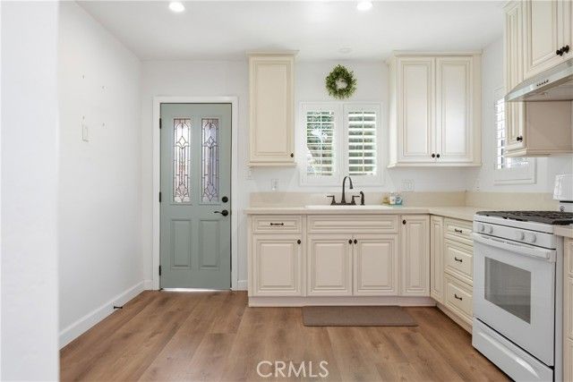 447 Hawaiian, Wilmington (los Angeles), CA 90744