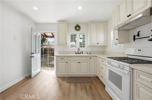 447 Hawaiian, Wilmington (los Angeles), CA 90744