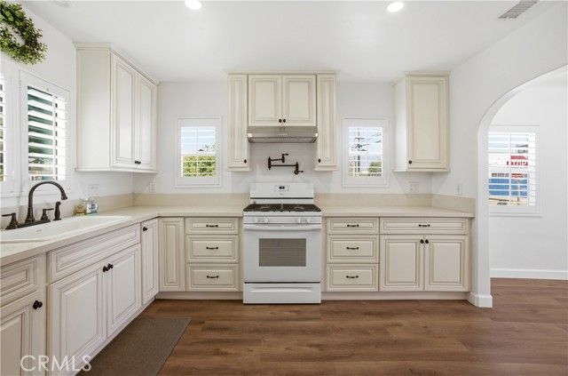 447 Hawaiian, Wilmington (los Angeles), CA 90744