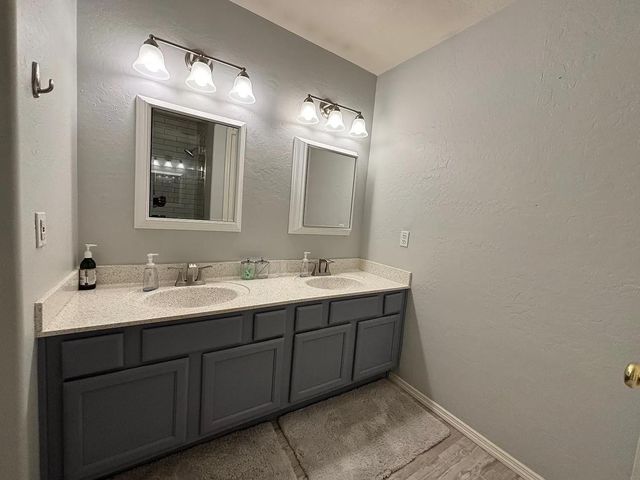 3136 E Brookwood Court, Phoenix, AZ 85048