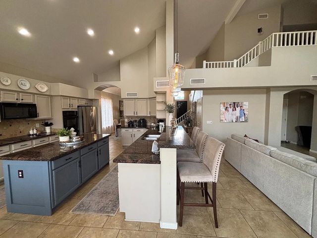 3136 E Brookwood Court, Phoenix, AZ 85048