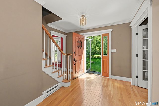 39 Standish Road, New Milford, CT 06776