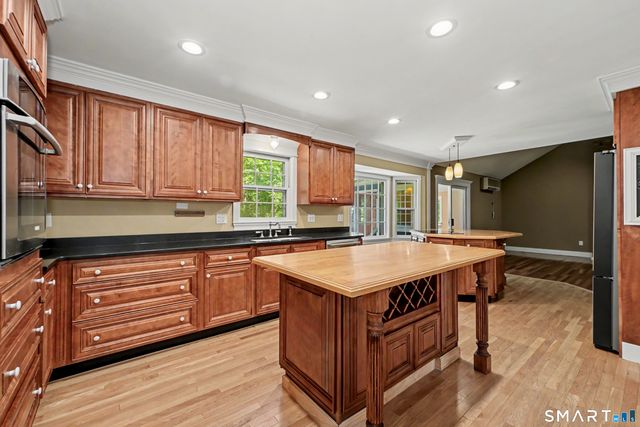 39 Standish Road, New Milford, CT 06776