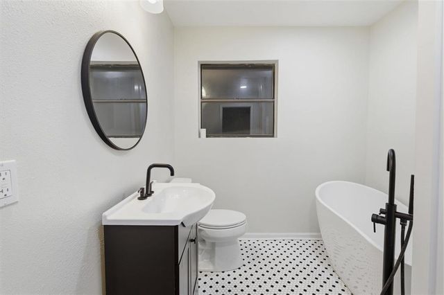 3718 Ernest Street, Lake Charles, LA 70605