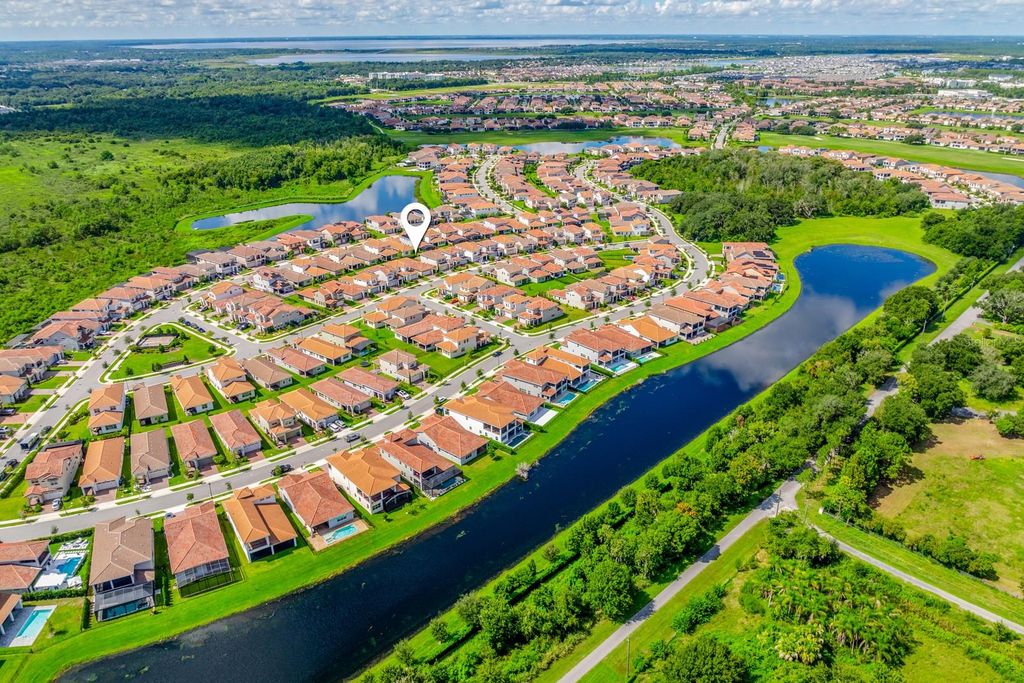 Image 2 of property listing at 13472 PADSTOW PLACE, Orlando, FL 32832