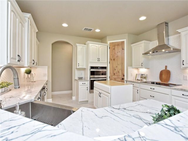 133 Tuscany WAY, Georgetown, TX 78633