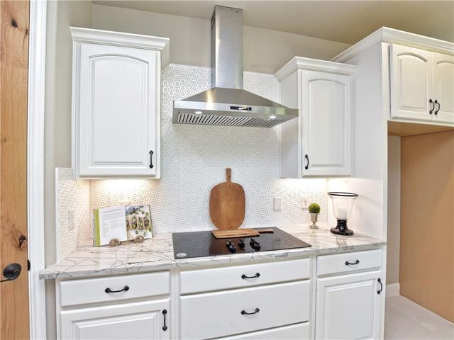 133 Tuscany WAY, Georgetown, TX 78633
