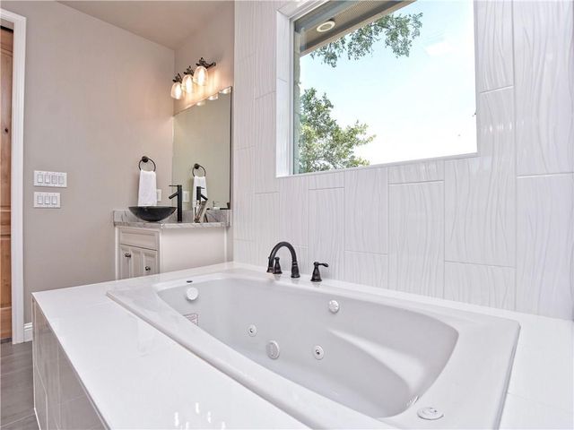 133 Tuscany WAY, Georgetown, TX 78633