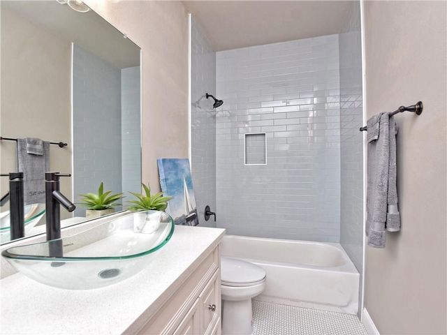 133 Tuscany WAY, Georgetown, TX 78633