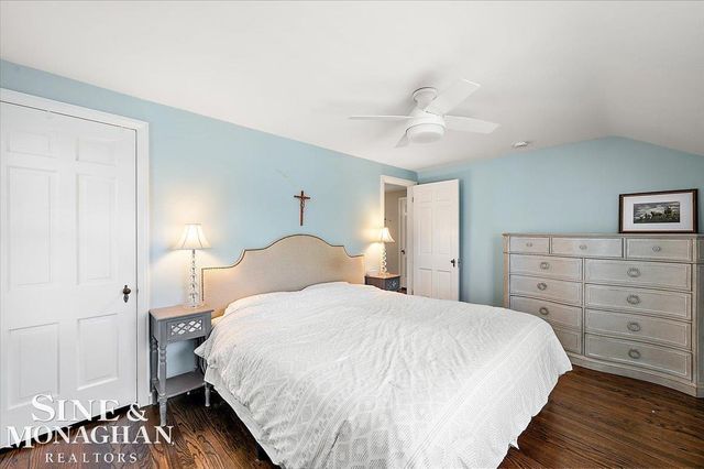 1866 Country Club Road, Grosse Pointe Woods, MI 48236