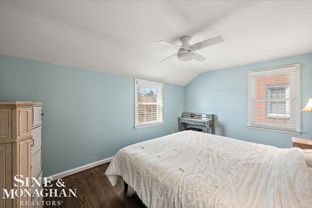 1866 Country Club Road, Grosse Pointe Woods, MI 48236