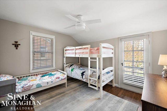 1866 Country Club Road, Grosse Pointe Woods, MI 48236