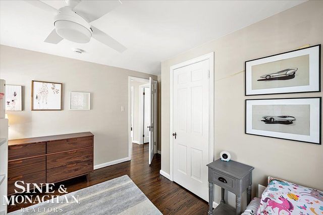 1866 Country Club Road, Grosse Pointe Woods, MI 48236