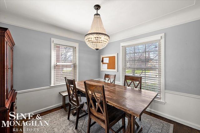 1866 Country Club Road, Grosse Pointe Woods, MI 48236