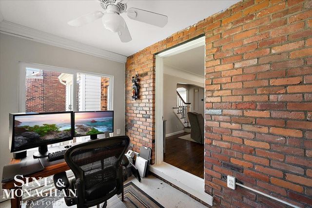 1866 Country Club Road, Grosse Pointe Woods, MI 48236