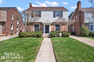 1866 Country Club Road, Grosse Pointe Woods, MI 48236