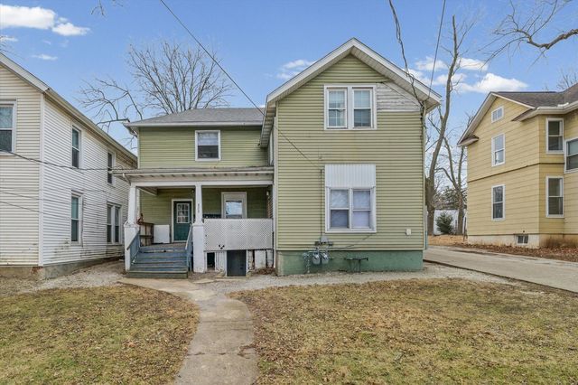 820 W Washington Street, Bloomington, IL 61701